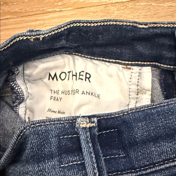 Women's Blue Jeans - Picture 4 of 4